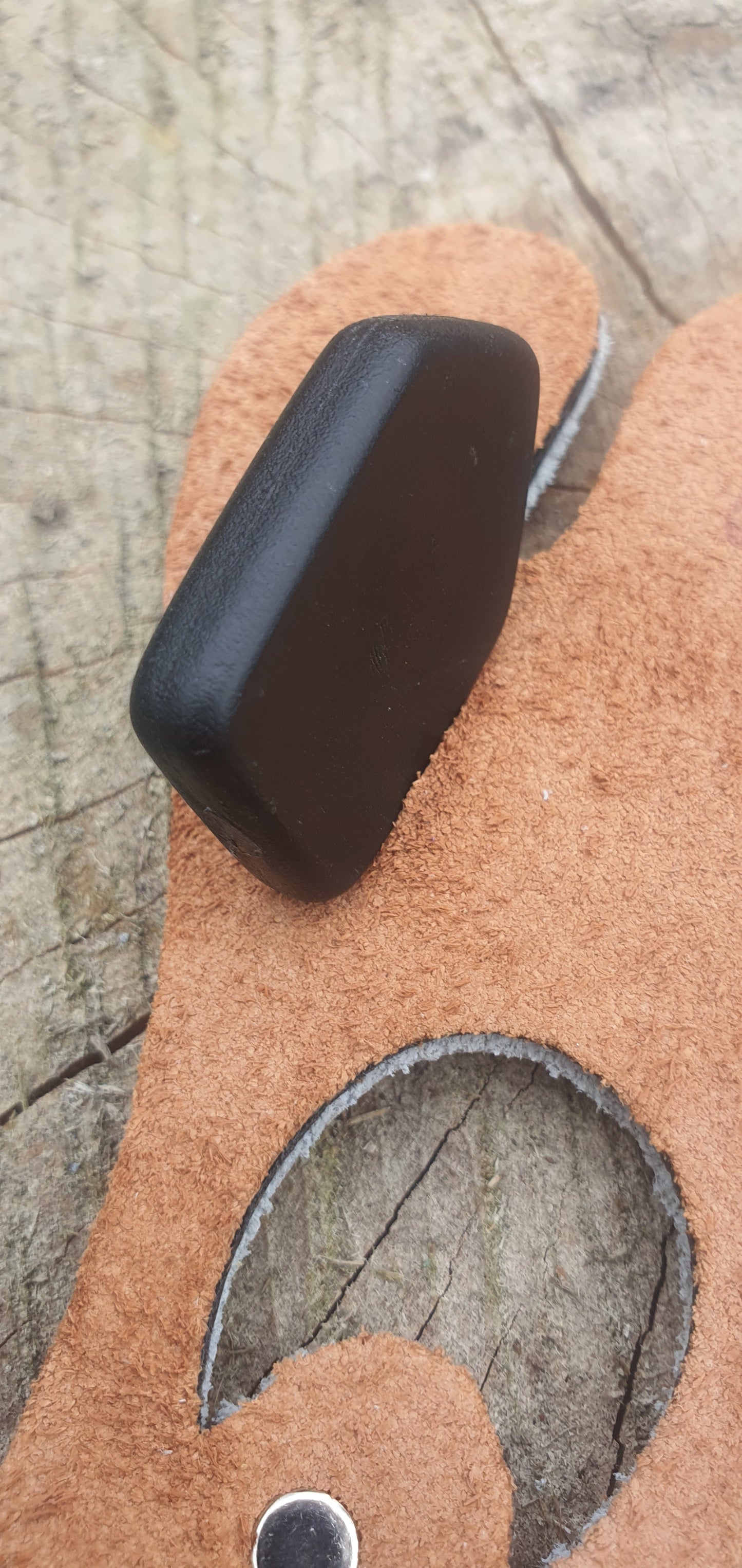 Fur-lined traditional finger tab