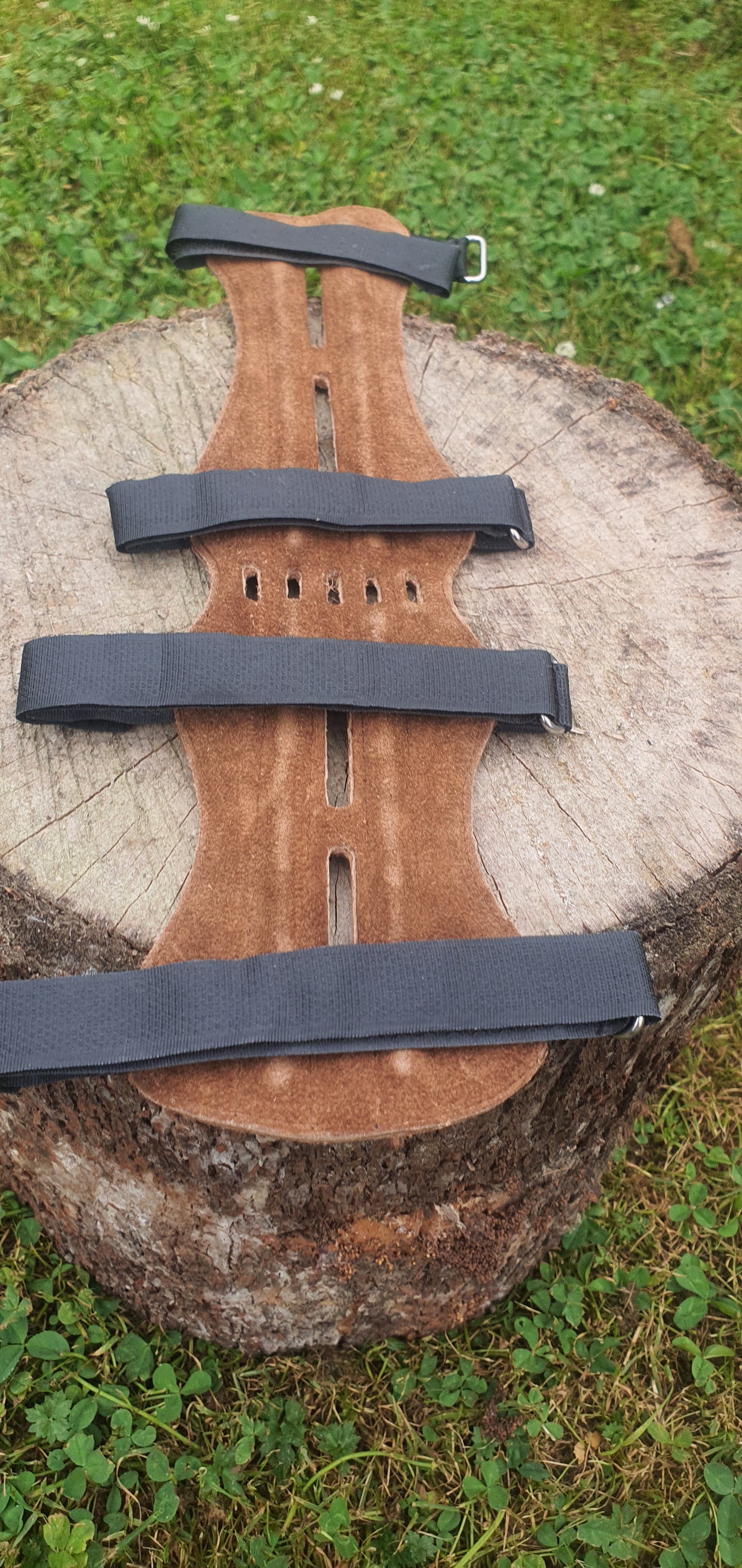 Suede vented armguard - Extra long 330mm length