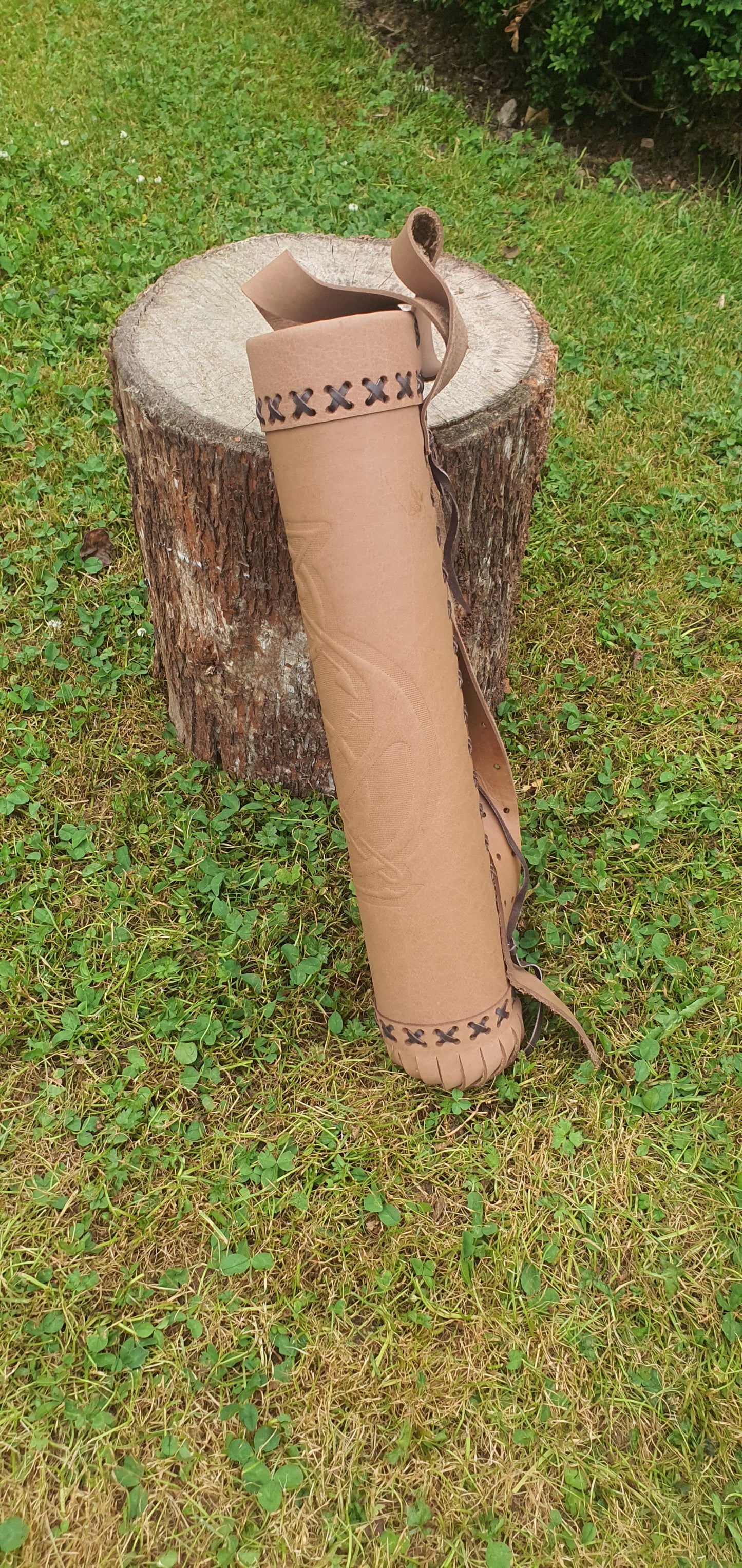 Patterned leather tube quiver - Multiple leather colours available
