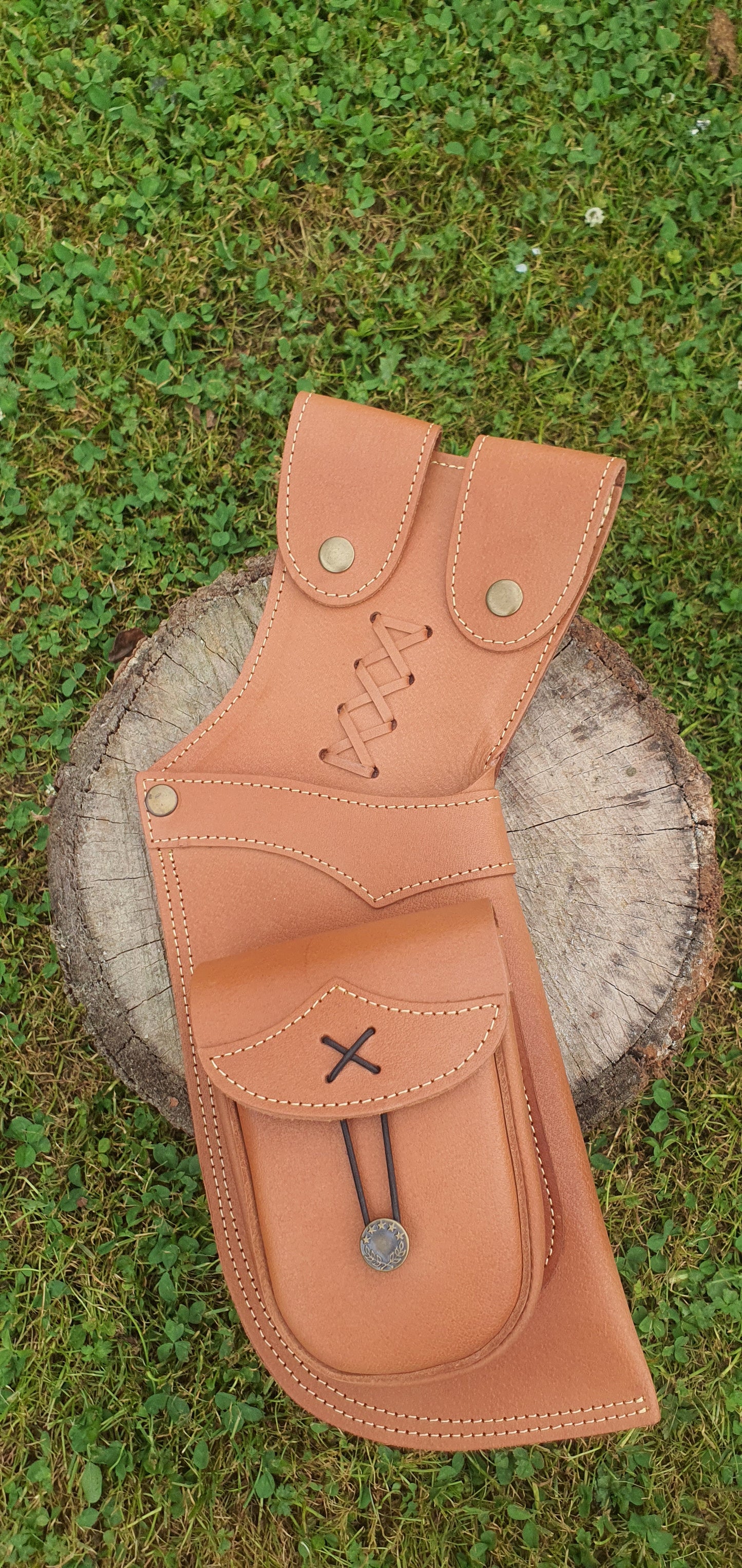 Holster style leather quiver