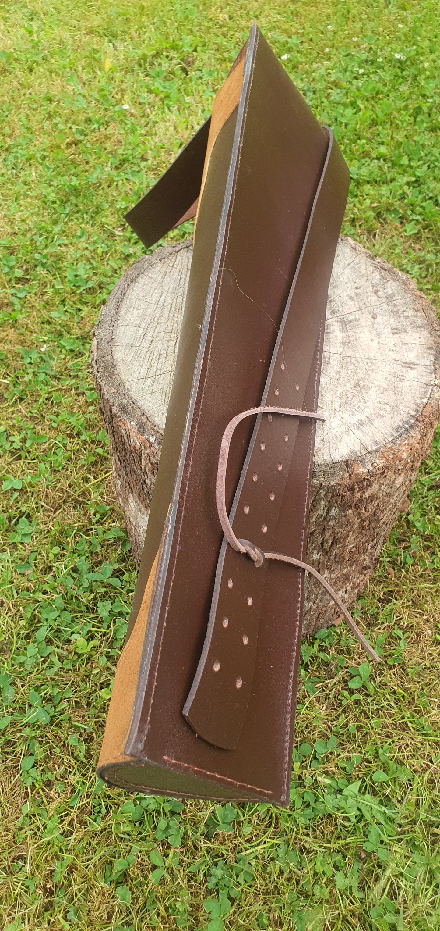 Split leather traditional quiver