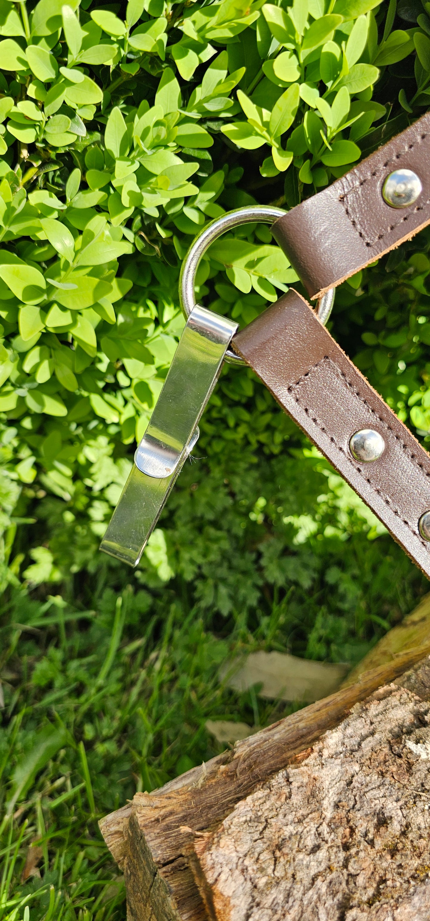 Arched belt hand leather quiver