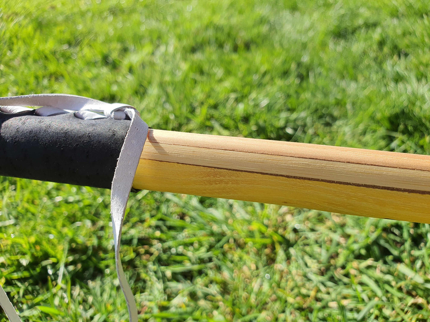 Trilaminate English Long Bow: 40lb Draw weight