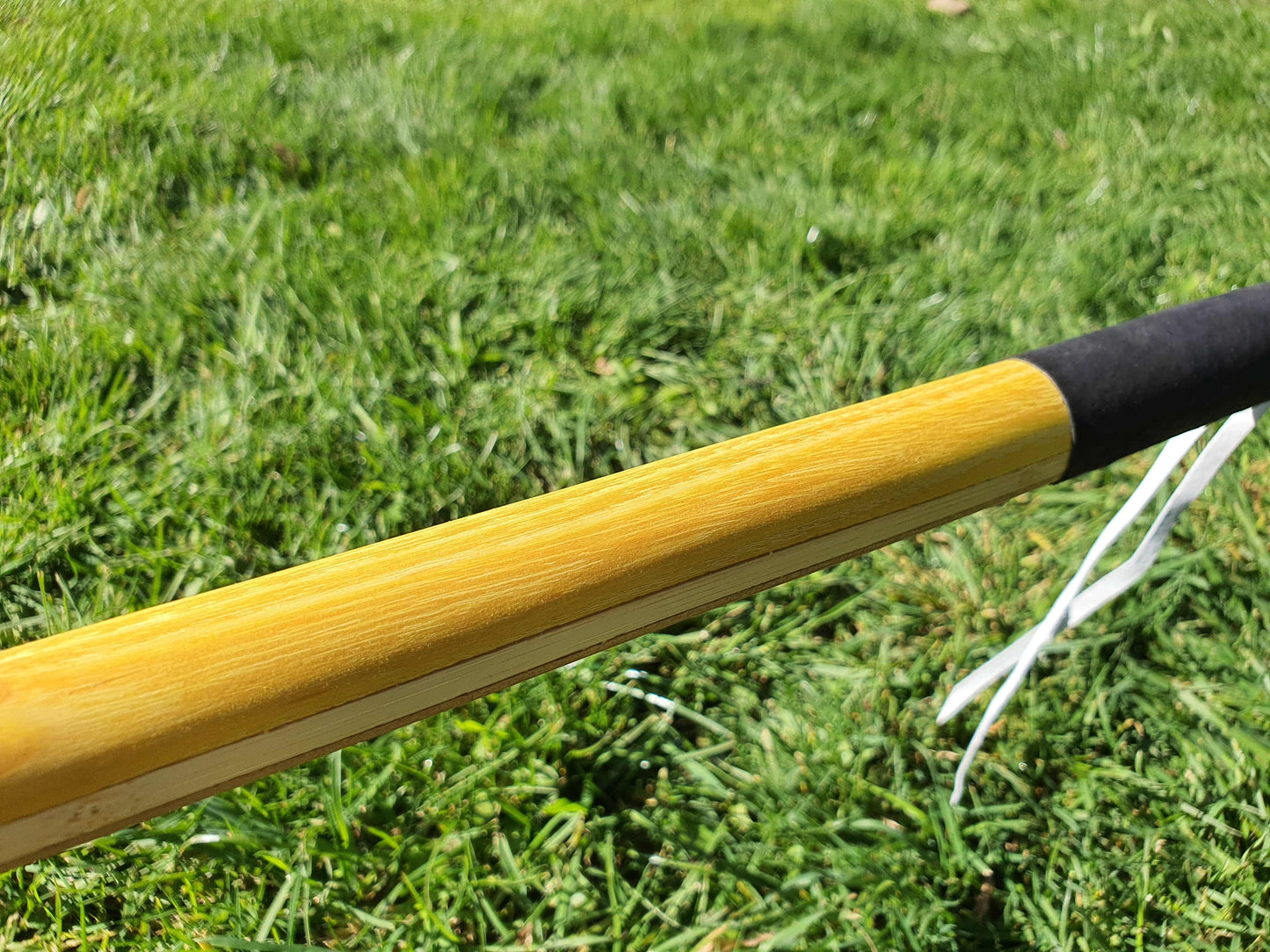 Trilaminate English Long Bow: 40lb Draw weight