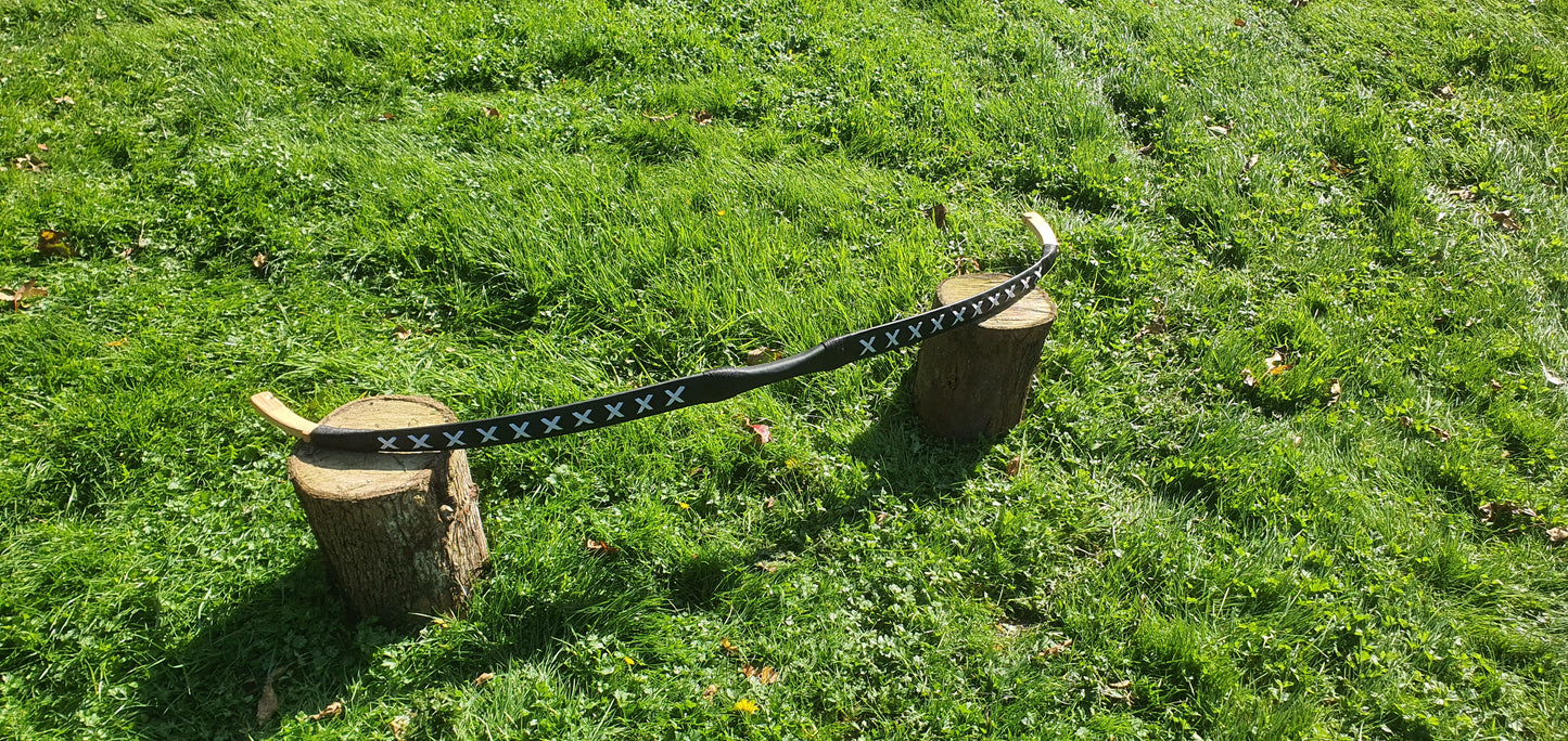 Khan's Raven: Mongolian Bow with Black Leather (30lb Draw weight)