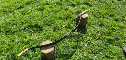 Khan's Raven: Mongolian Bow with Black Leather (30lb Draw weight)