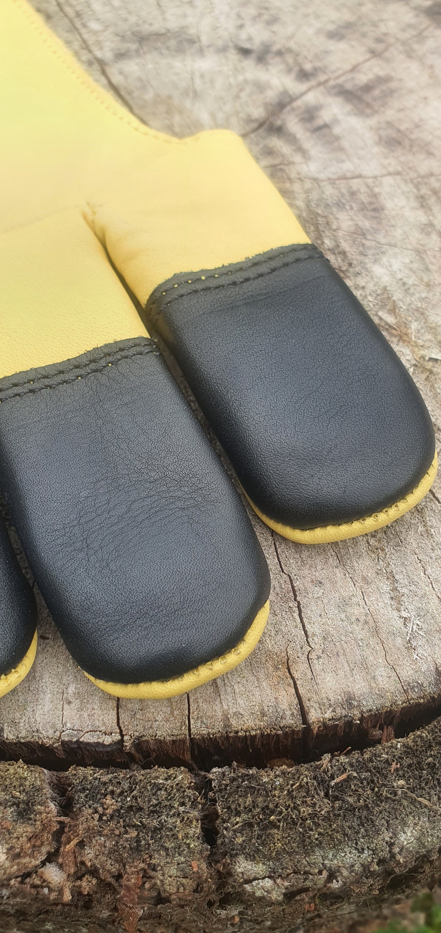 3-Finger Glove - Soft and smooth cow leather