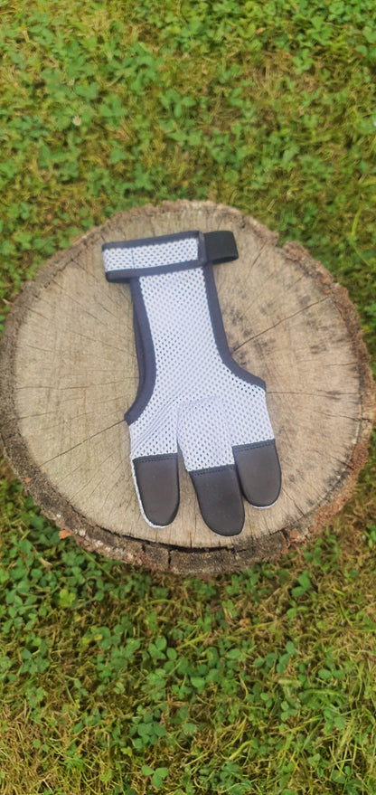 3 Finger glove - White mesh design