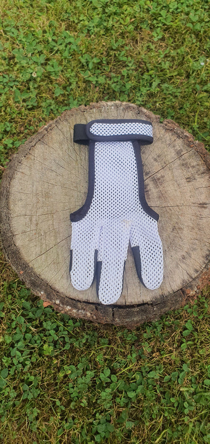 3 Finger glove - White mesh design