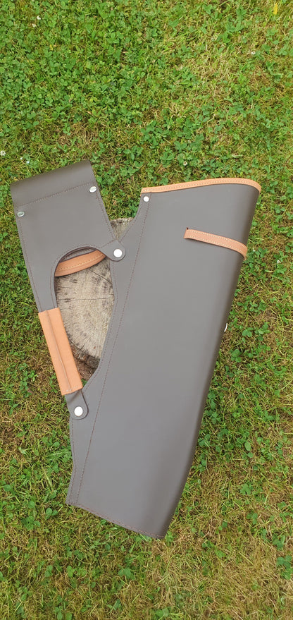 Premium leather quiver - 2 Accessory pockets