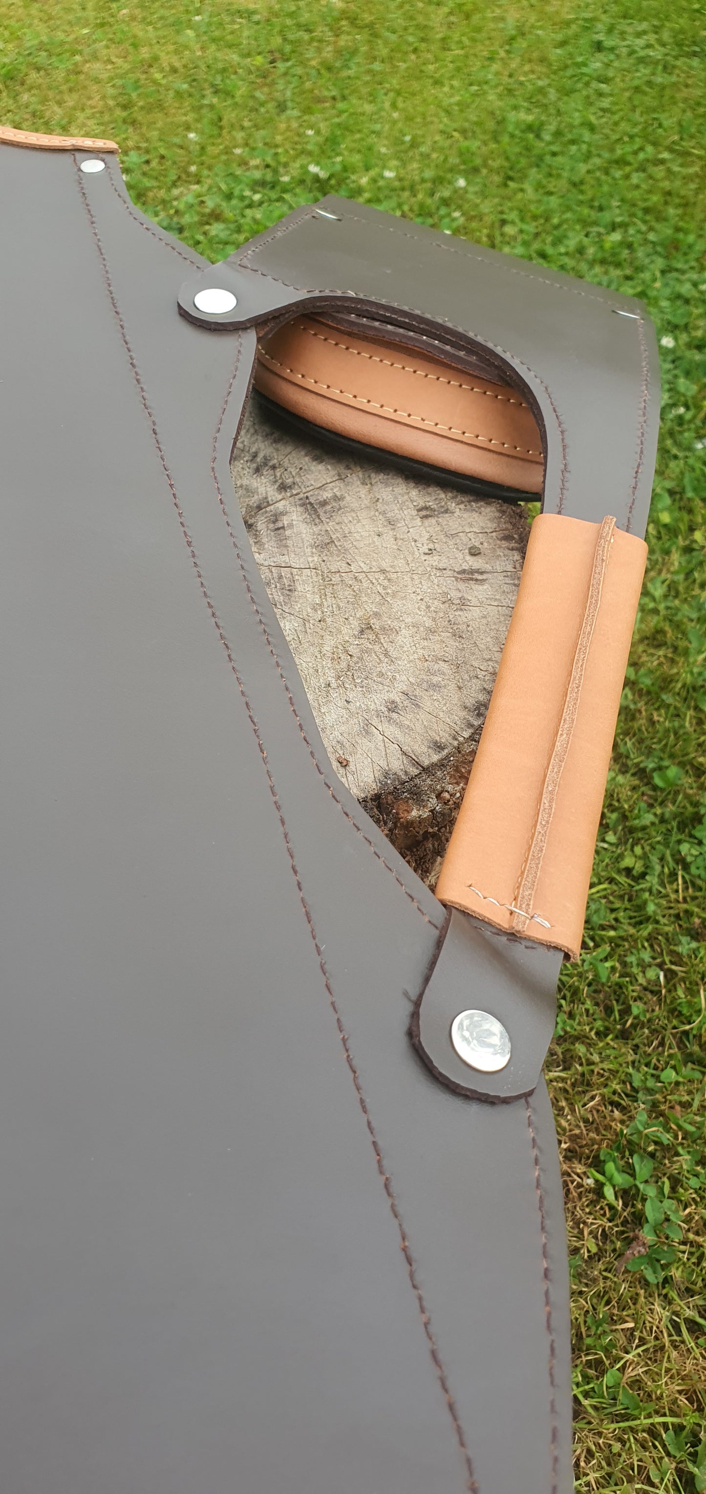 Premium leather quiver - 2 Accessory pockets