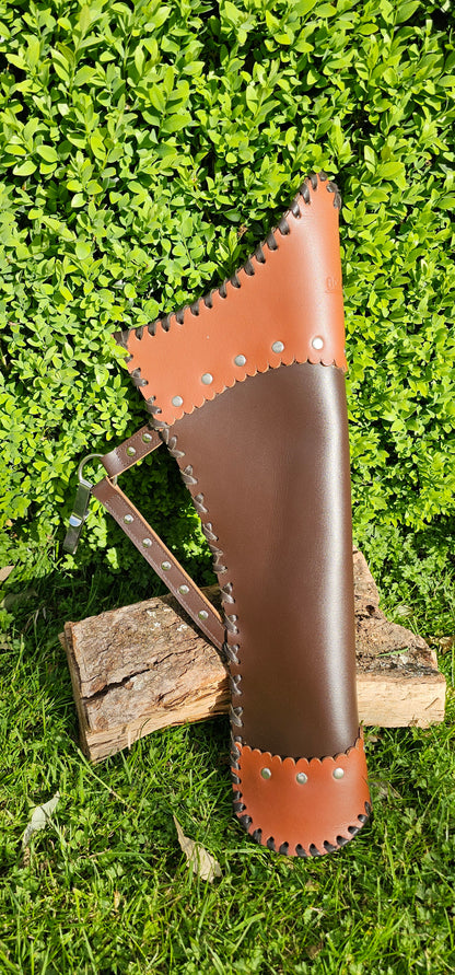 Arched belt hand leather quiver